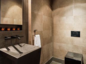 142 5th Avenue 2, New York NY 10011