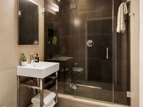 142 5th Avenue 2, New York NY 10011