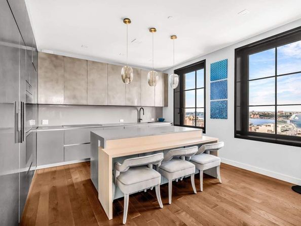 425 West 50th Street PHD, New York NY 10019