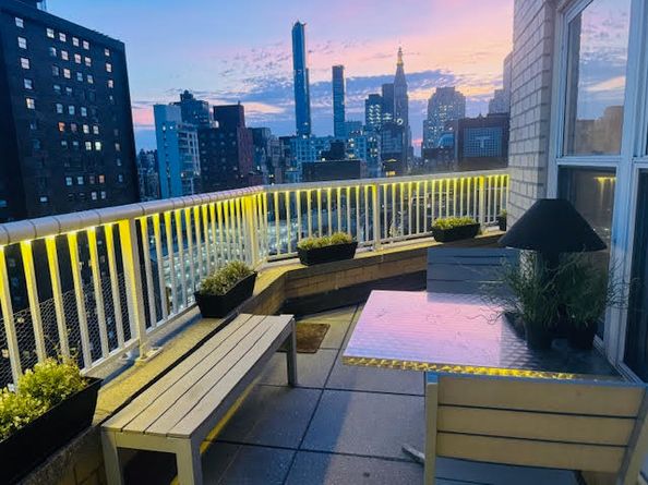 305 East 24th Street 20M, New York NY 10010