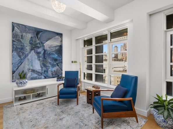 318 West 52nd Street PHA, New York NY 10019
