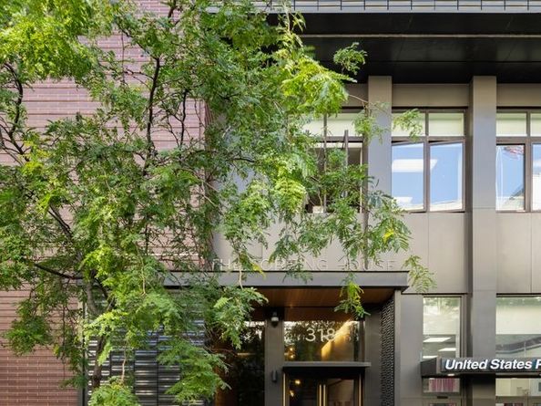 318 West 52nd Street PHA, New York NY 10019
