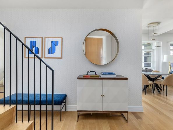 318 West 52nd Street PHA, New York NY 10019
