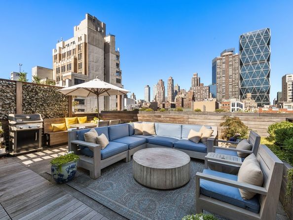 318 West 52nd Street PHA, New York NY 10019