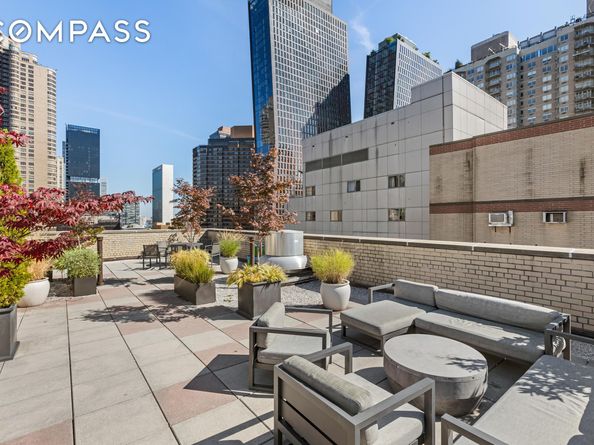 333 East 34th Street 14D, New York NY 10016