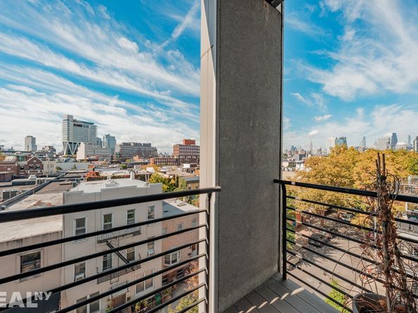 82 Guernsey Street PH5, Brooklyn NY 11222