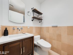 82 Guernsey Street PH5, Brooklyn NY 11222