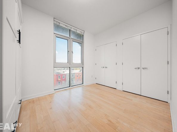 82 Guernsey Street PH5, Brooklyn NY 11222