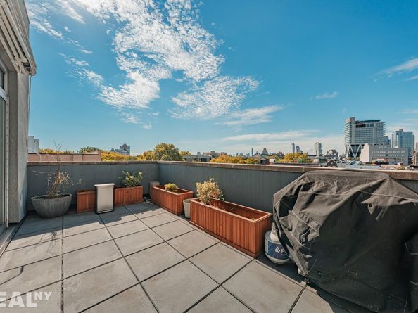 82 Guernsey Street PH5, Brooklyn NY 11222