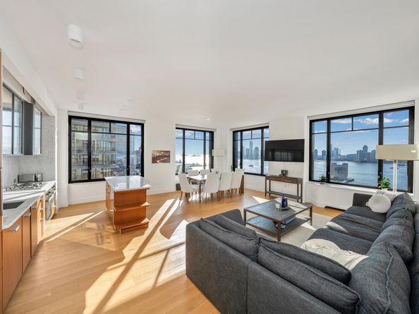 110 Charlton Street 22A, New York NY 10014