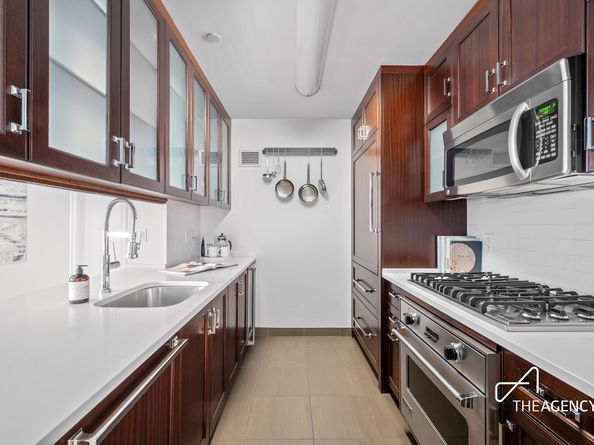 205 West 76th Street 1202, New York NY 10024