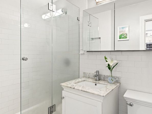 201 East 25th Street 5F, New York NY 10010