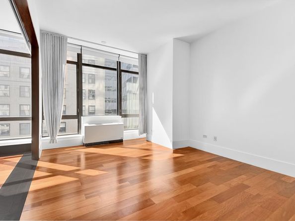 40 Broad Street 19B, New York NY 10004