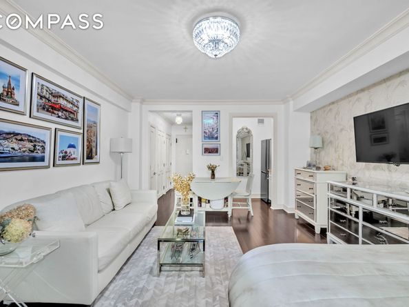 310 East 49th Street 1E, New York NY 10017