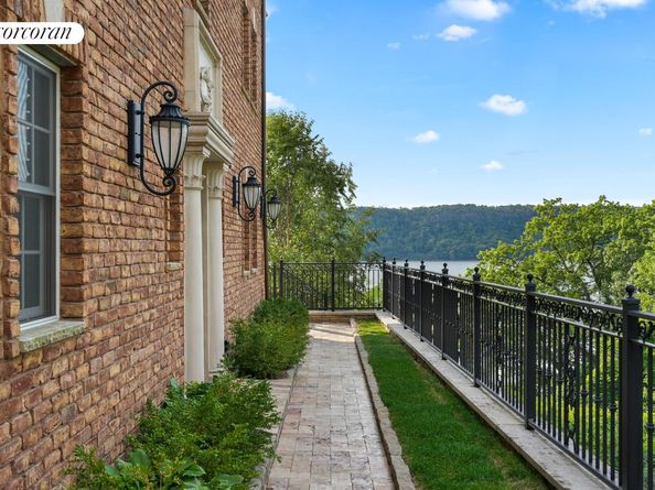 3061 Scenic Place, Bronx NY 10463