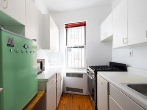 25 Minetta Lane 1F, New York NY 10012