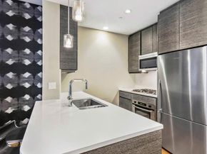 305 West 16th Street 3D, New York NY 10011