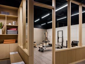 100 Barclay Street 16A, New York NY 10007