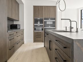 100 Barclay Street 16A, New York NY 10007