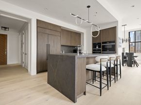 100 Barclay Street 16A, New York NY 10007