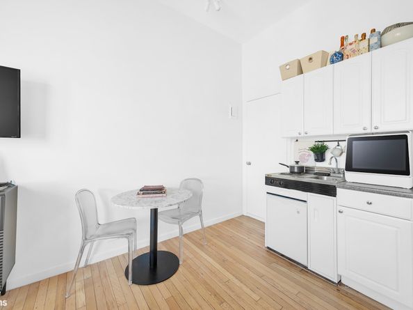 140 West 69th Street 106C, New York NY 10023