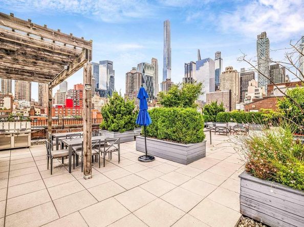 416 West 52nd Street 413, New York NY 10019