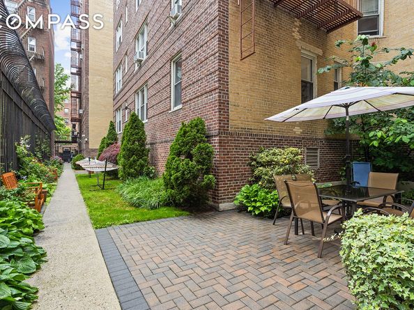 76-12 35th Avenue 6J, Queens NY 11372