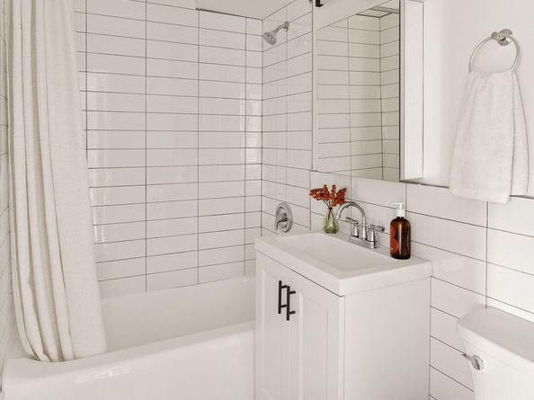 411 East 53rd Street 6L, New York NY 10022