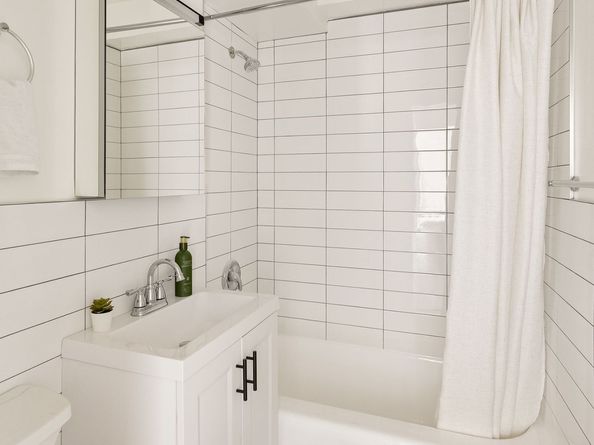 411 East 53rd Street 6L, New York NY 10022