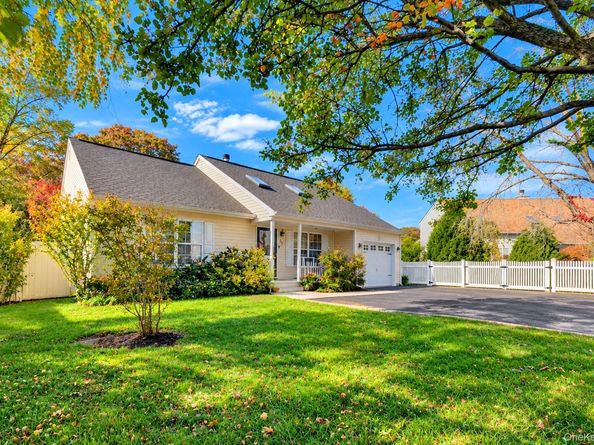 31 Chris Matt Court, Bay Shore NY 11706