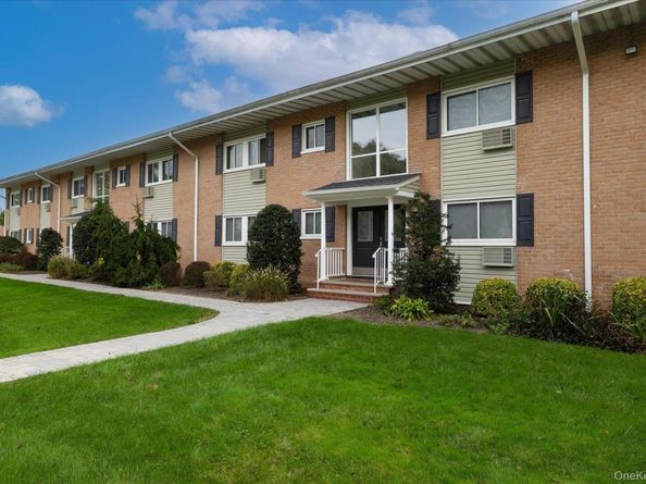 41 Mildred Place 3B, North Babylon NY 11703