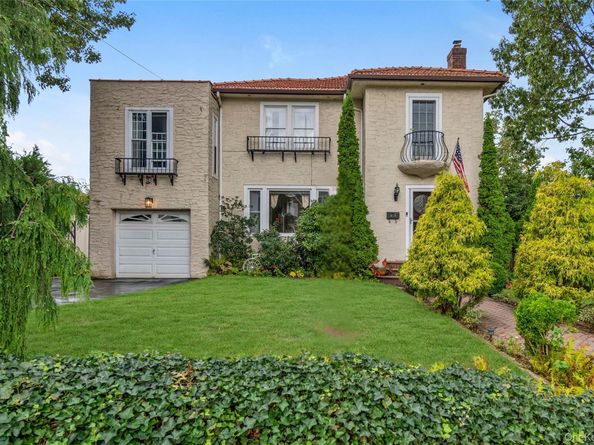 14-84 164th Street, Beechhurst NY 11357