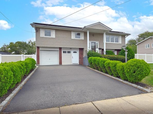 105 N Lewis Avenue, Lindenhurst NY 11757