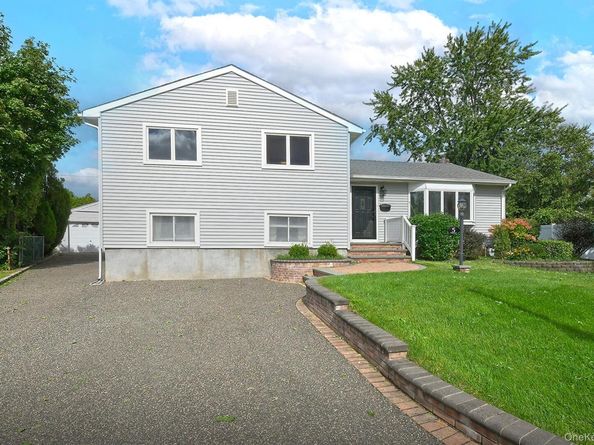 5 Robin Court, Bethpage NY 11714
