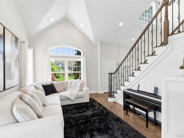 25 Ashley Circle, Manorville NY 11949