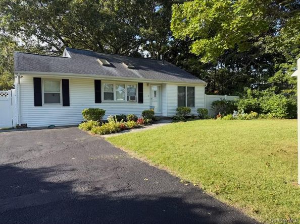 7 Squires Avenue, Port Jefferson Station NY 11776