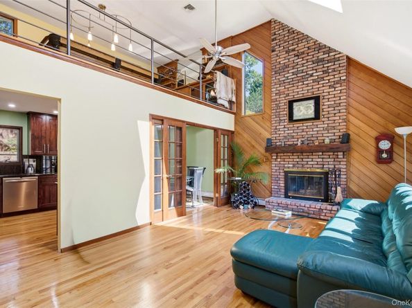 29 Vineyard Road, Huntington NY 11743