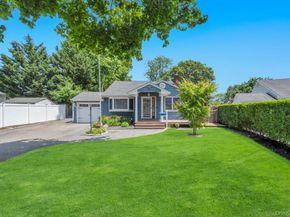 3 Drake Lane, Kings Park NY 11754
