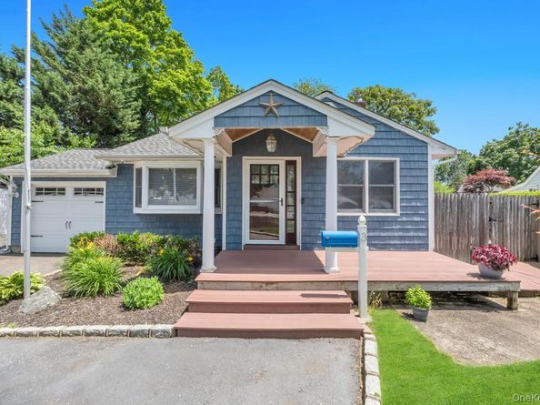 3 Drake Lane, Kings Park NY 11754
