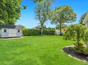 3 Drake Lane, Kings Park NY 11754