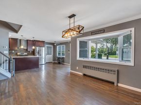 3 Drake Lane, Kings Park NY 11754
