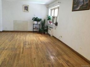 66-10 149 St 3F, Flushing NY 11367