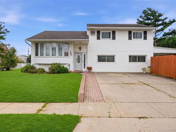 245 Seaford Avenue, Massapequa NY 11758