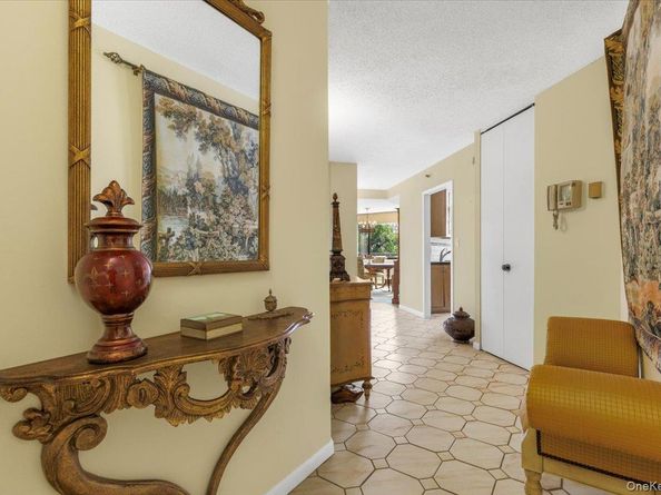 25 Rockledge Avenue 205, White Plains NY 10601