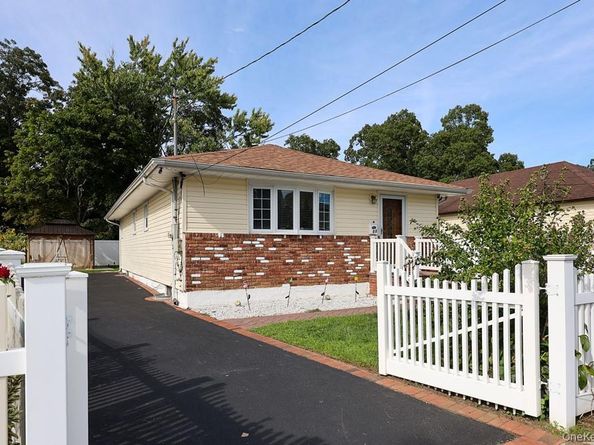 11 Valentine Street, Roosevelt NY 11575
