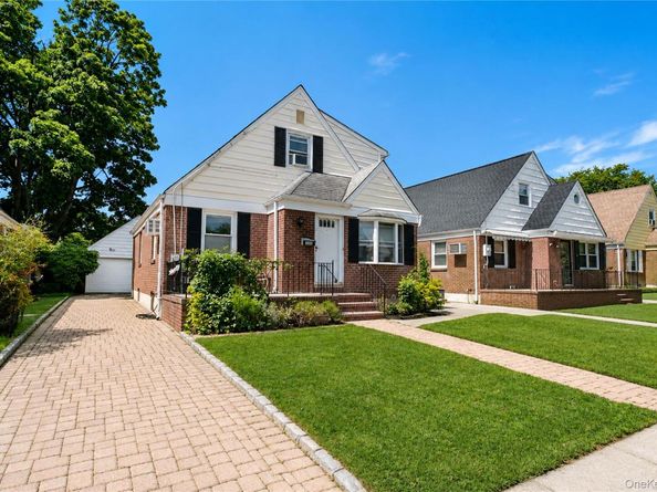 175 Latham Road, Mineola NY 11501