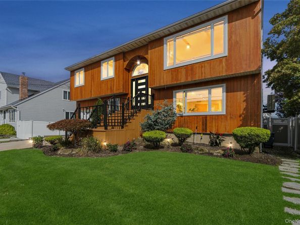 2607 Island Channel Road, Seaford NY 11783