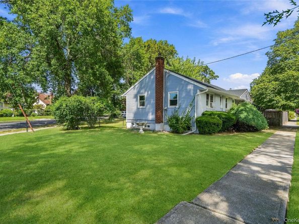 1691 Ivanhoe Drive, Merrick NY 11566