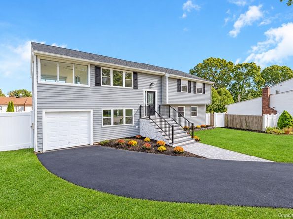 11 Bell Court, Ronkonkoma NY 11779