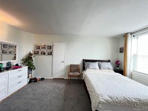 60-11 Broadway 6k, Woodside NY 11377